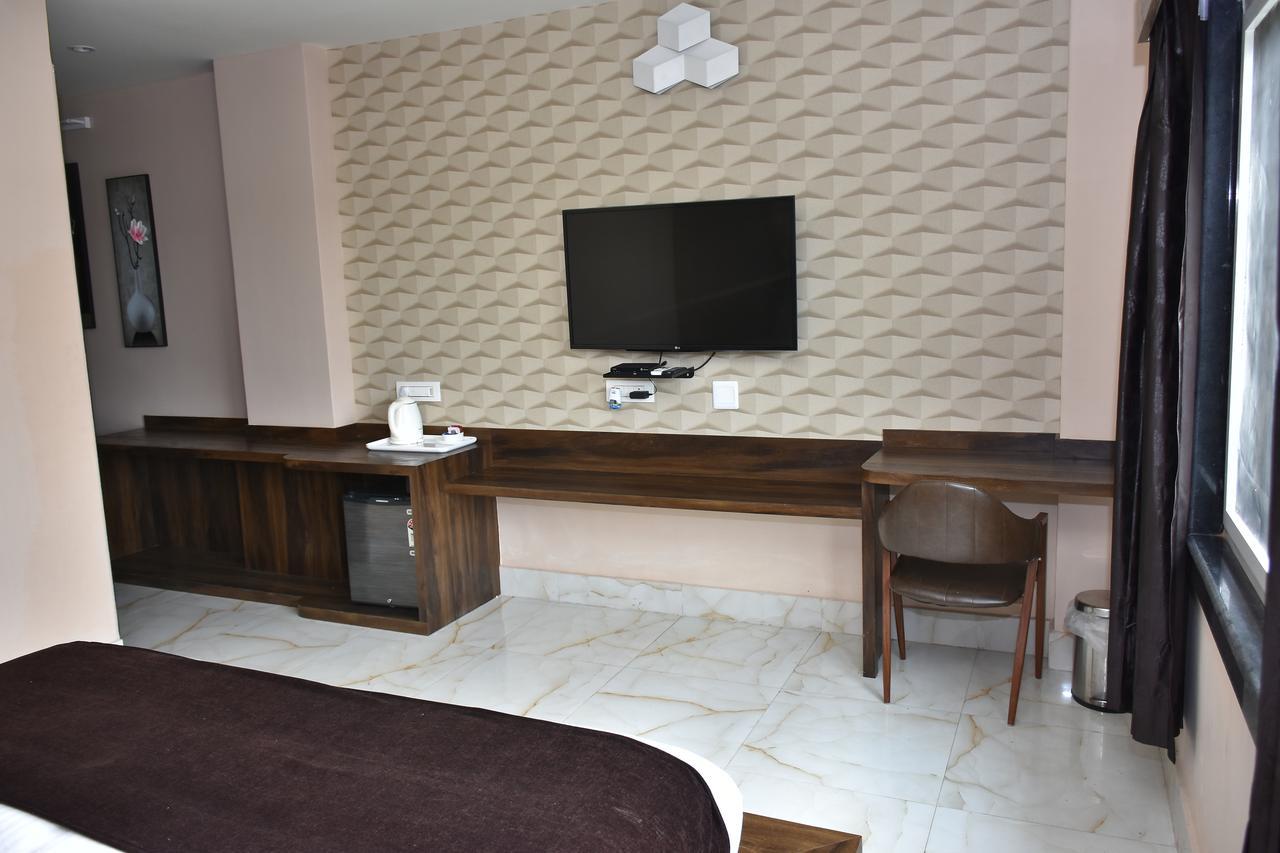 Hotel Daftari Palace Kishanganj Exterior photo