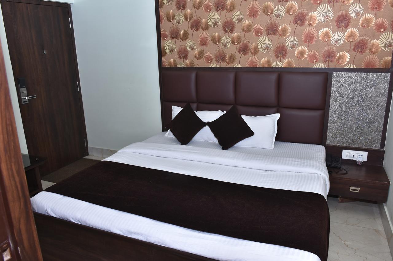 Hotel Daftari Palace Kishanganj Exterior photo